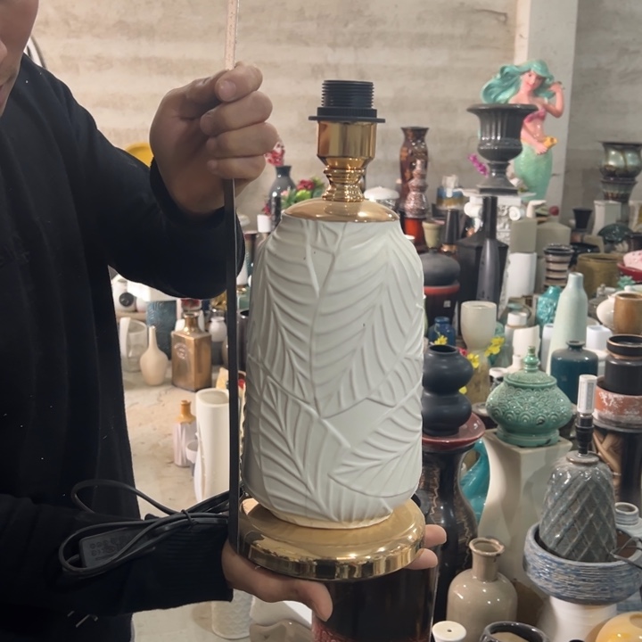 瓶高度37厘米宽度13厘米微瑕捡漏灯柱