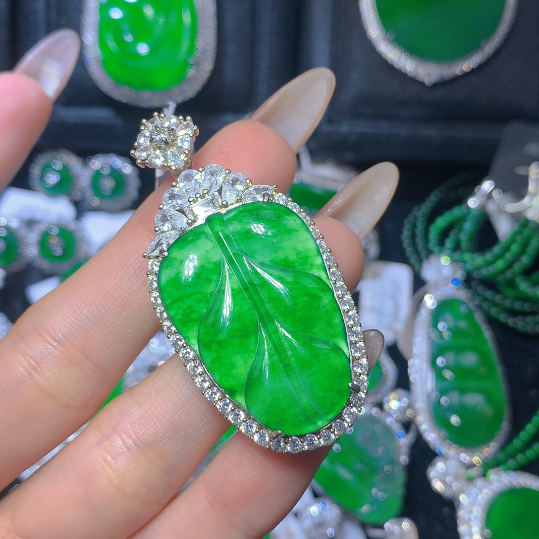 翡翠吊坠(不含链)银S925镶嵌翡翠