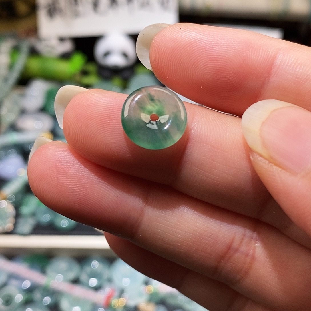 翡翠未镶嵌颈饰飘花平安扣