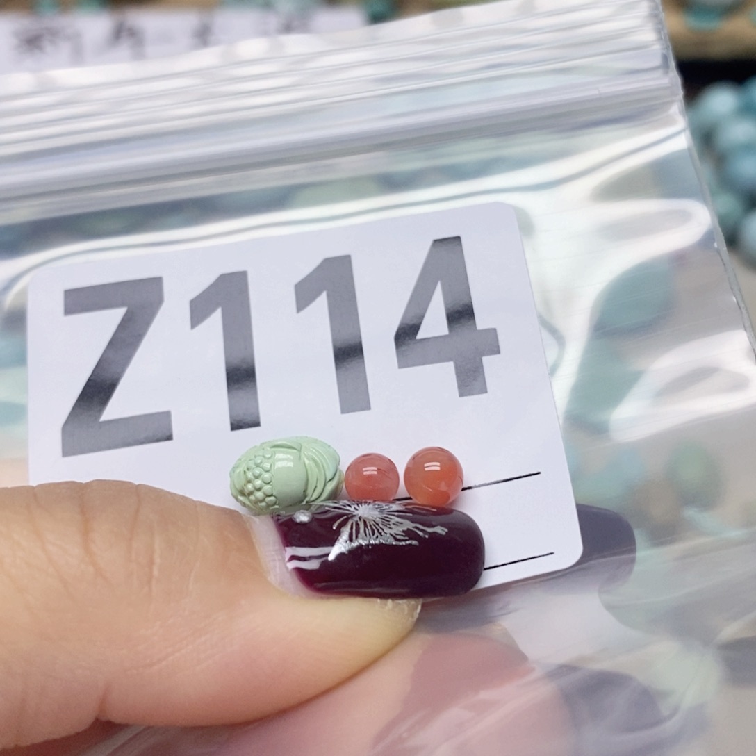 南红玛瑙配饰未镶嵌