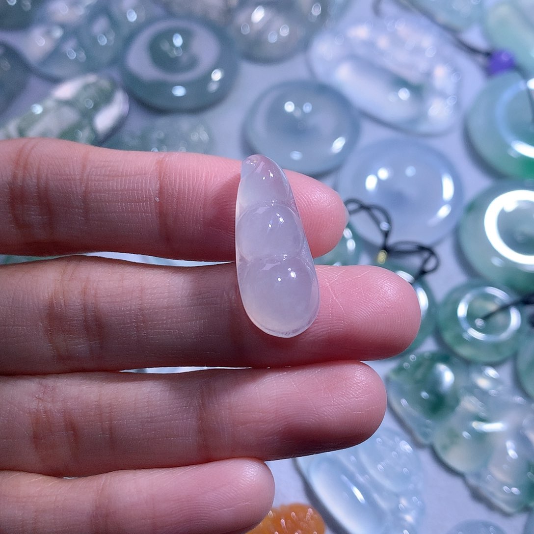 【闪购商品】翡翠颈饰未镶嵌豆