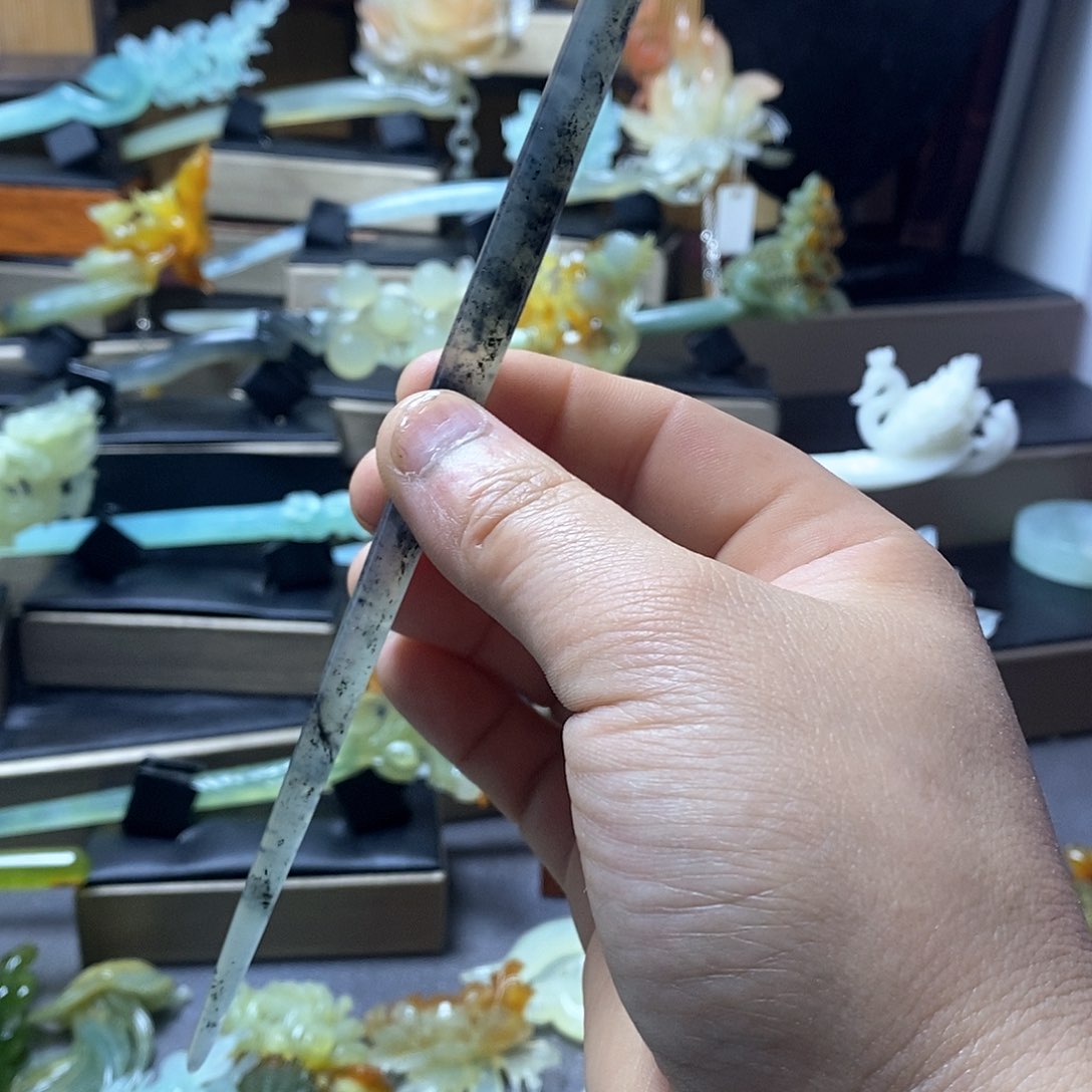 岫玉素棍未镶嵌贤*?