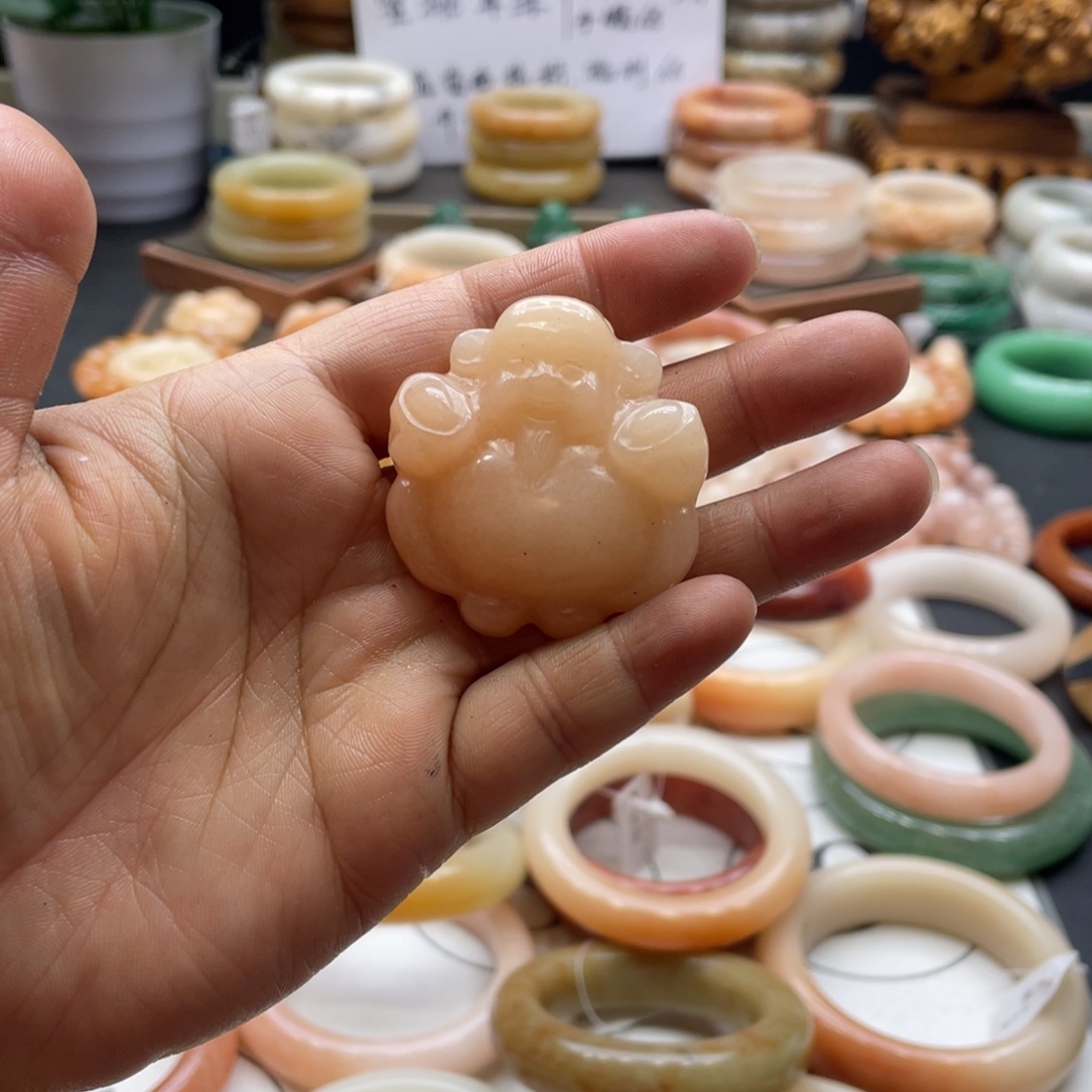 石英岩玉未镶嵌手镯