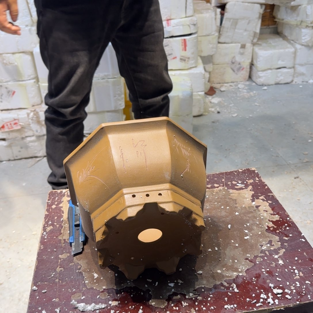 紫砂花盆瑕疵和瑕疵