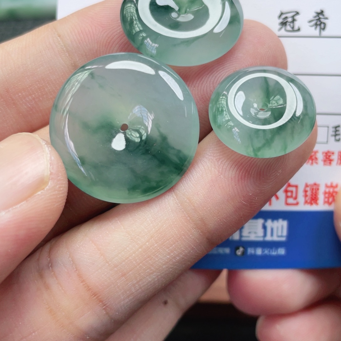 阿***陌颈饰未镶嵌翡翠翡翠