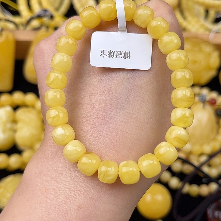 琥珀未镶嵌颈饰琥珀