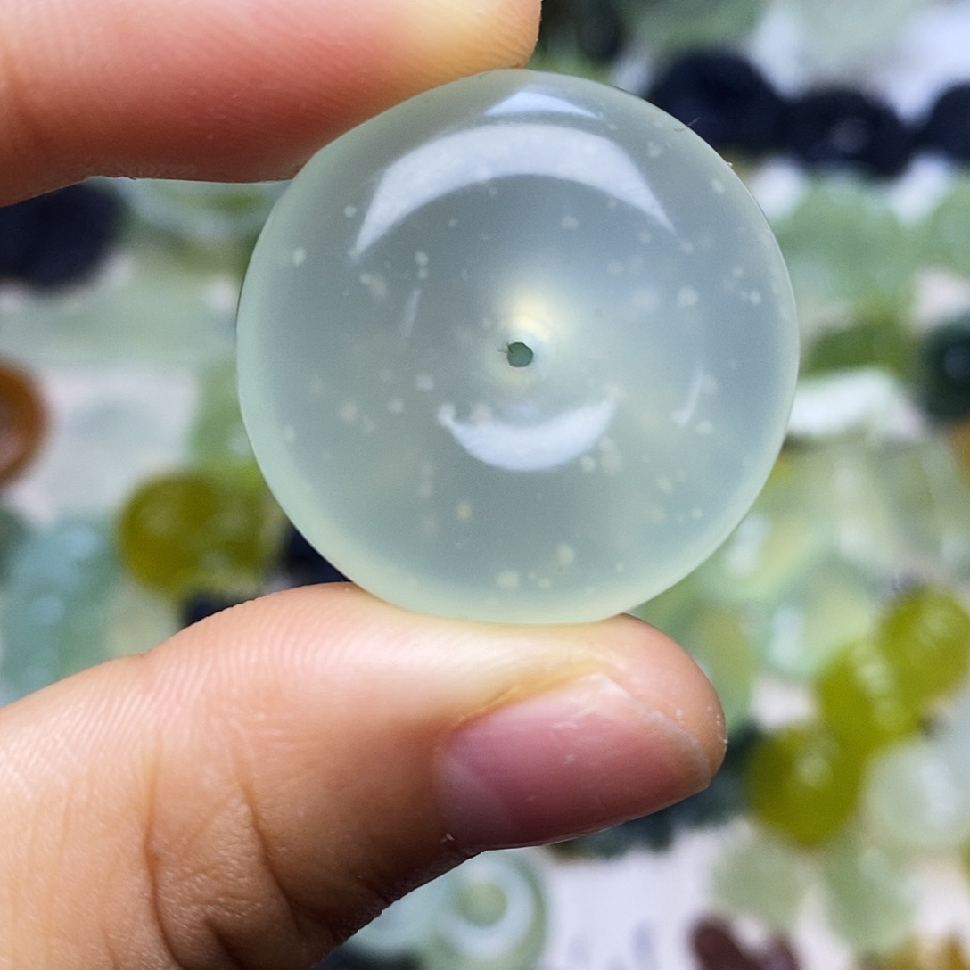 未镶嵌蛇纹石玉颈饰