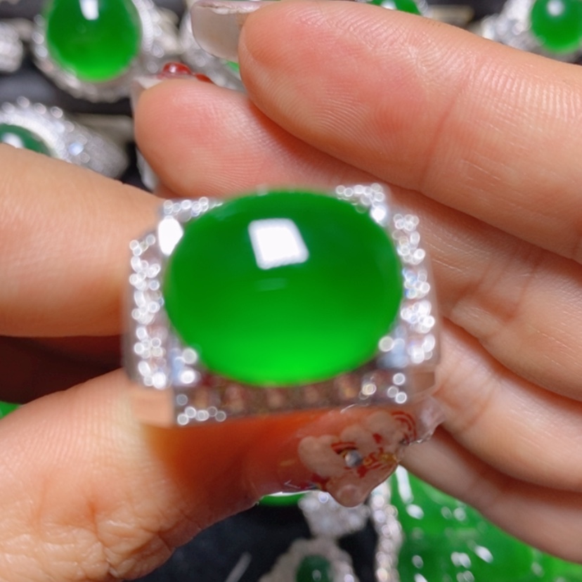 【闪购商品】翡翠挂件未镶嵌蛋面