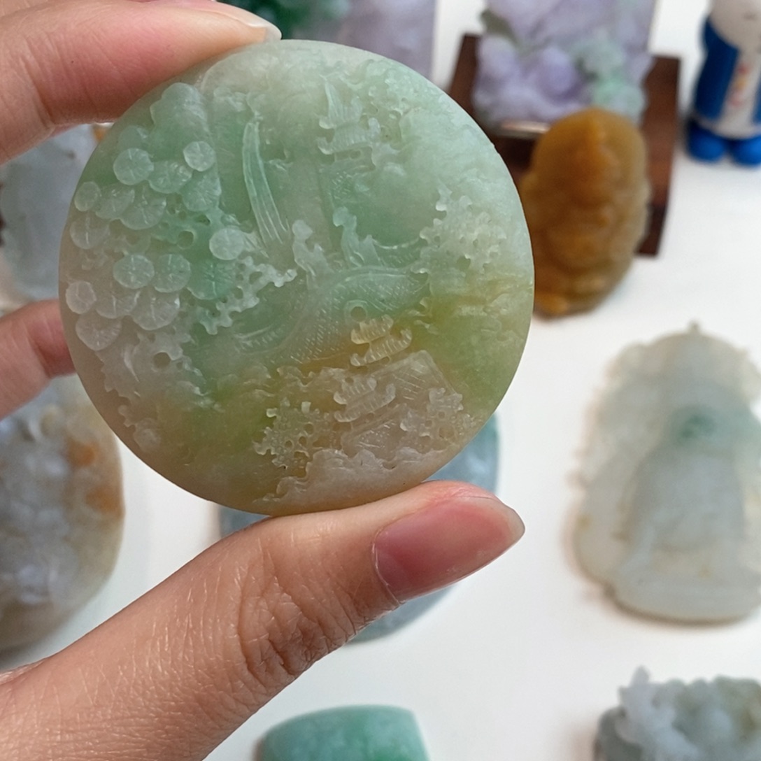 定制翡翠未镶嵌山水牌