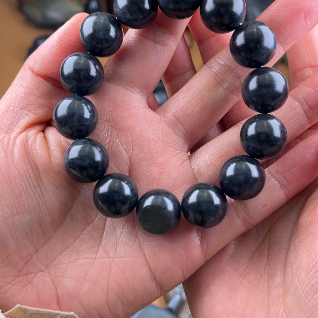 和田玉颈饰未镶嵌白***家