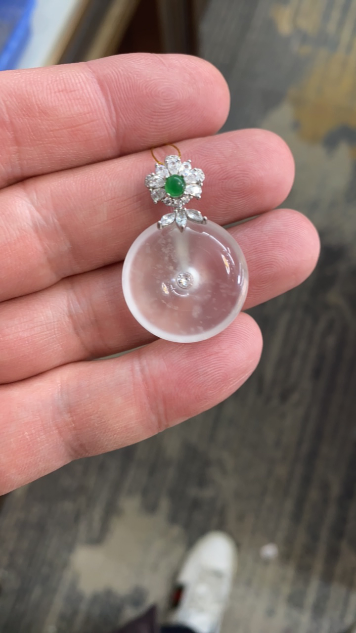 俄料石英质玉平安扣