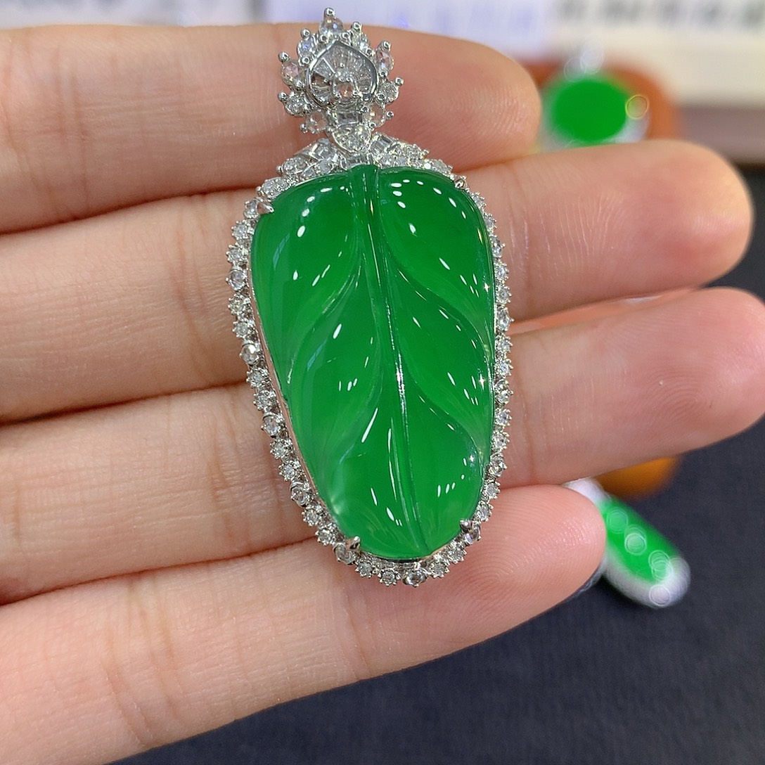 翡翠18K金镶嵌吊坠(不含链)叶子