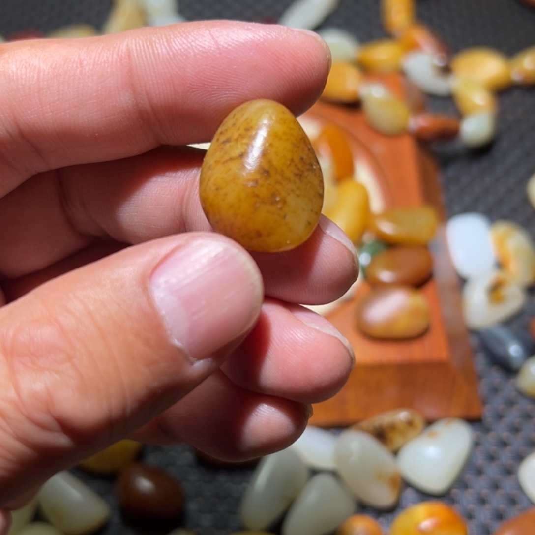 和田玉（黄玉）未镶嵌颈饰