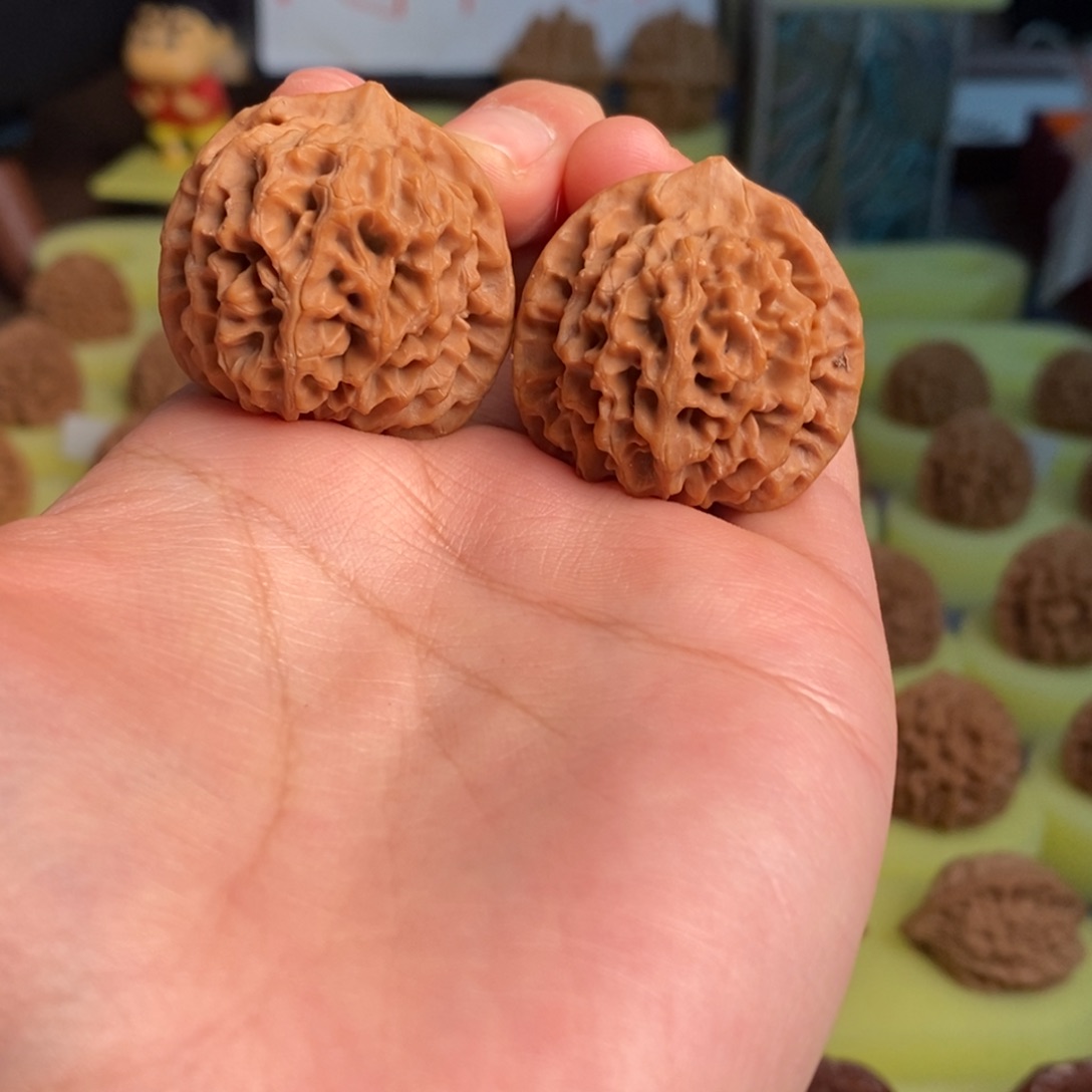 核桃秦岭闷尖狮子头32瑕疵