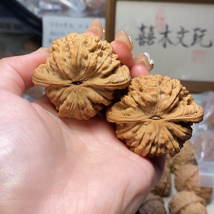 文玩核桃吊坠49龙鼎