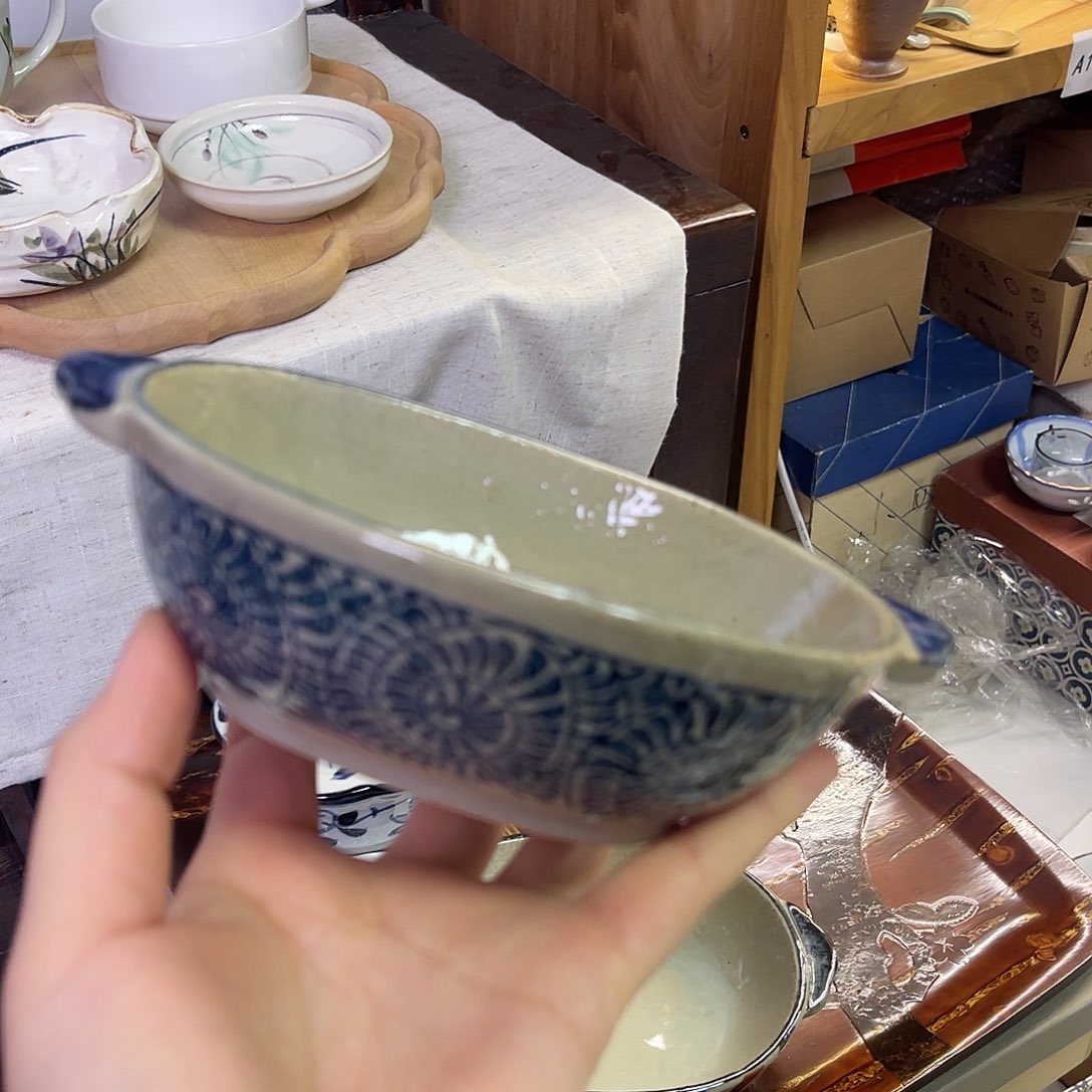 瓷片青花唐草纹双耳钵36