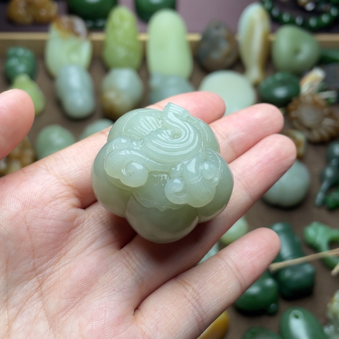 【闪购商品】颈饰未镶嵌和田玉S****?