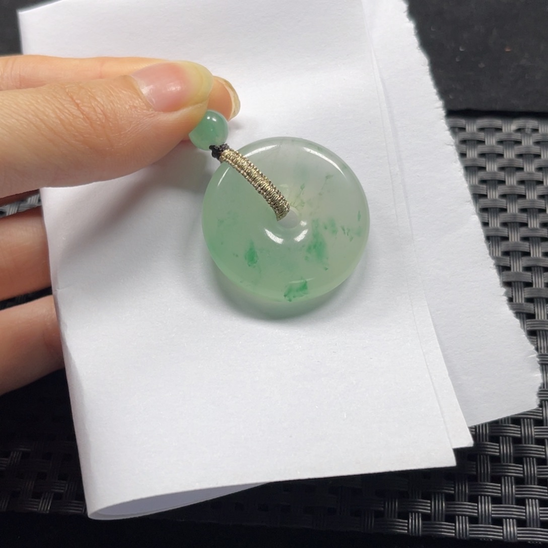 石英质玉颈饰未镶嵌