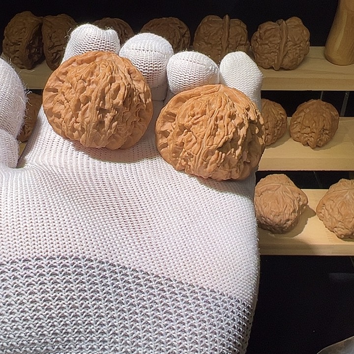 文玩核桃吊坠福利白狮子42