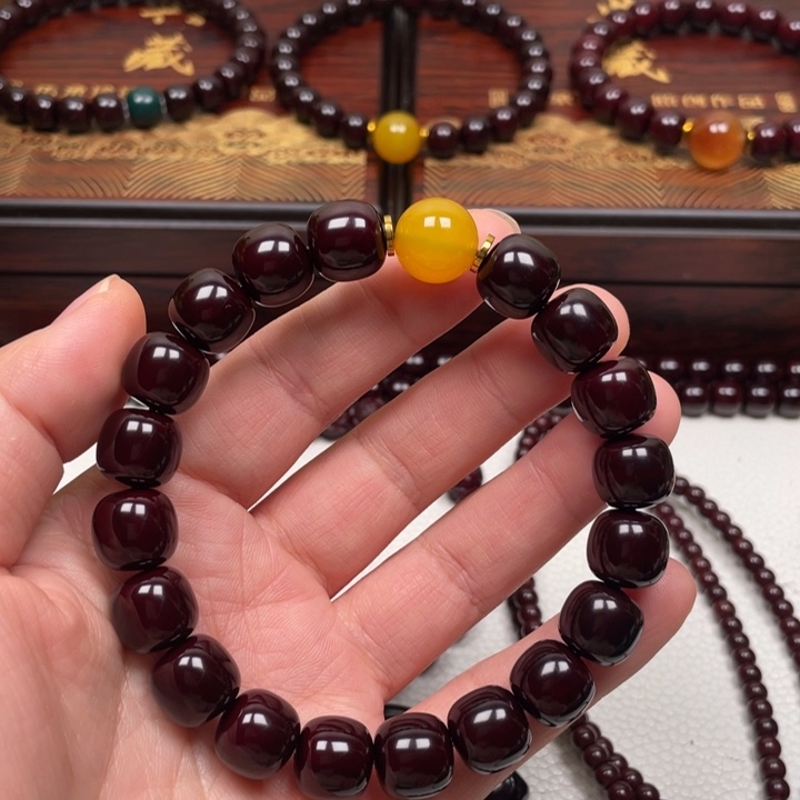 雷***雨橄榄核吊坠猴头手串