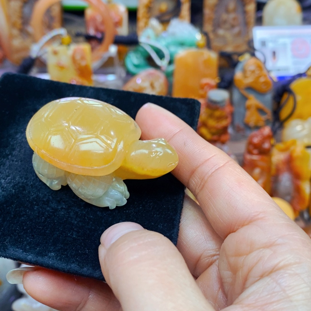 未镶嵌石英质玉（黄龙玉）吊坠(不含链)