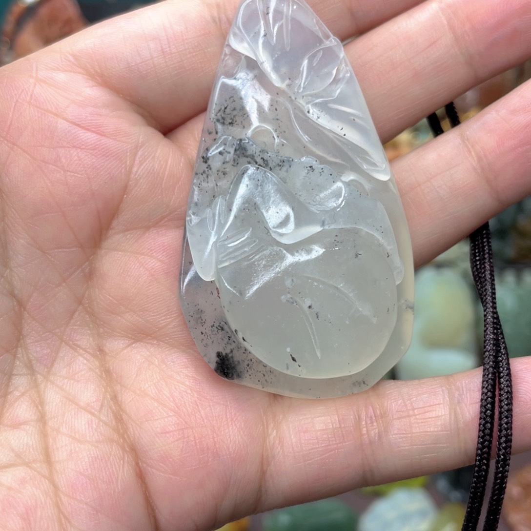 蛇纹石玉颈饰未镶嵌