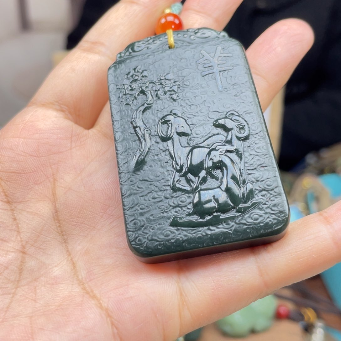 和田玉颈饰9K金镶嵌