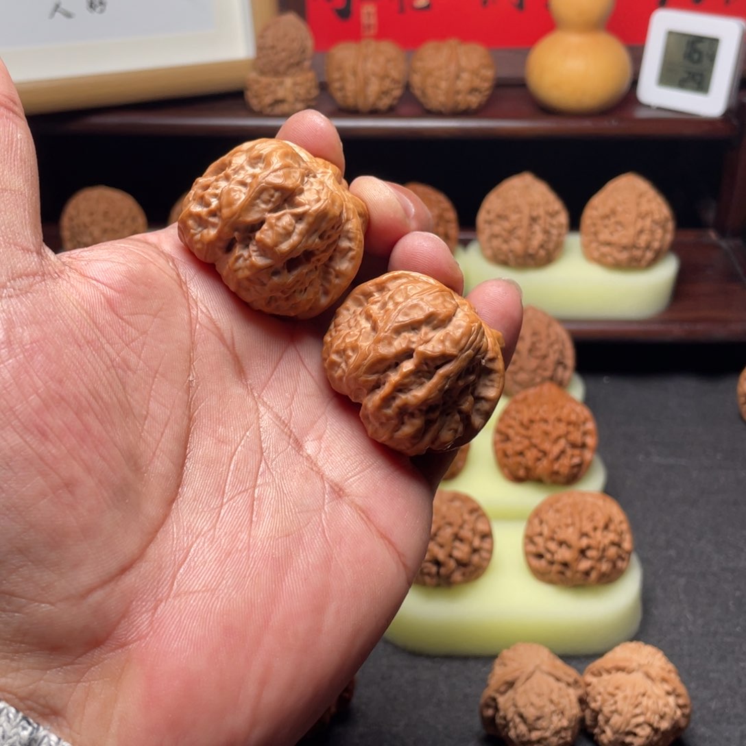 文玩核桃吊坠T*m蛤蟆头微修尖