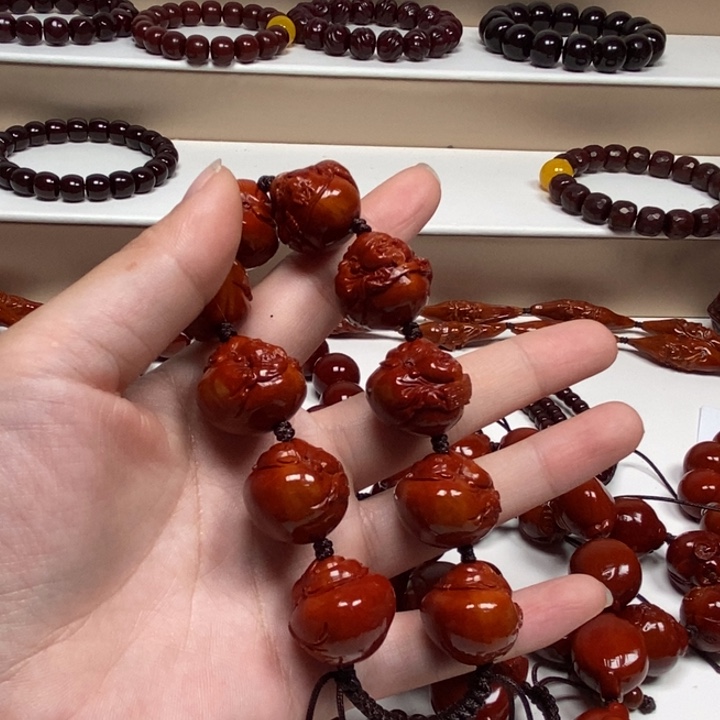 二***五橄榄核雕刻工艺的发展