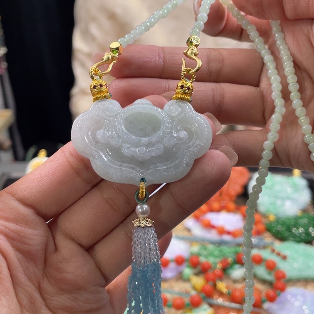 翡翠颈饰未镶嵌代编织