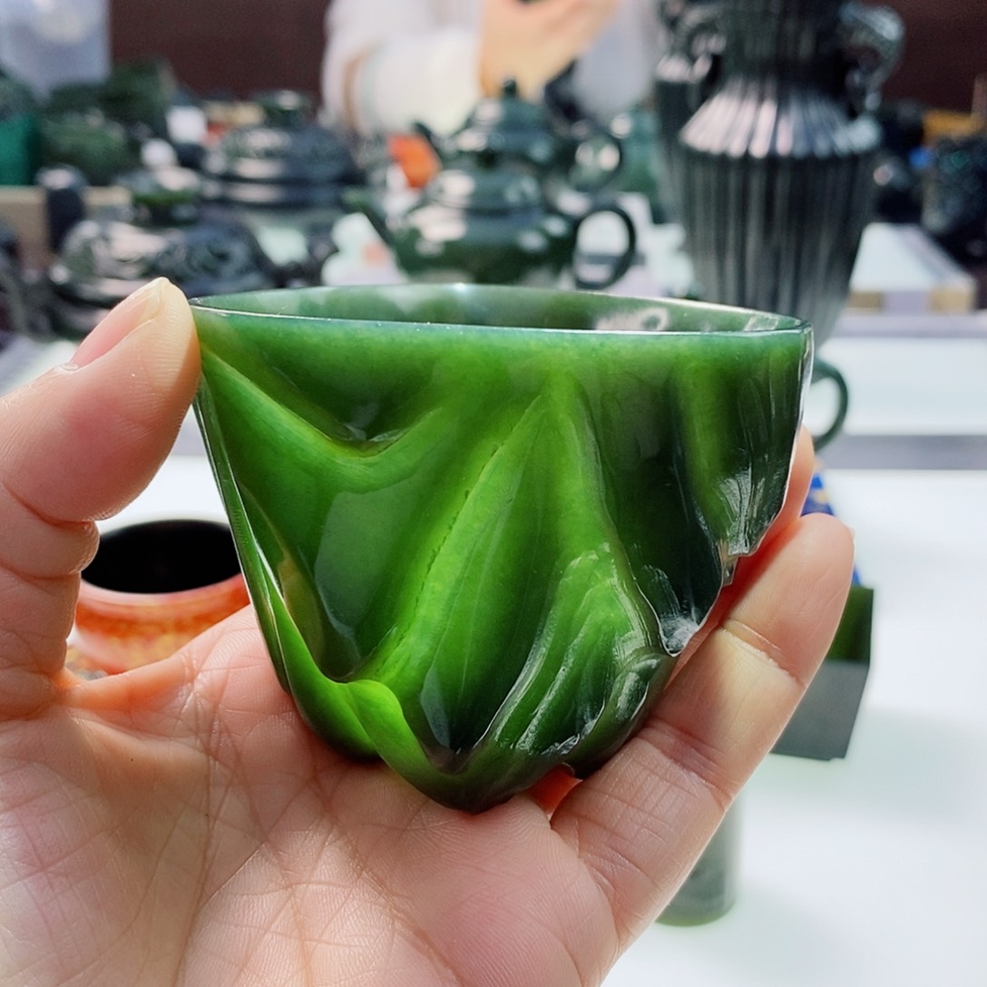 和田玉（青玉）摆件未镶嵌微瑕