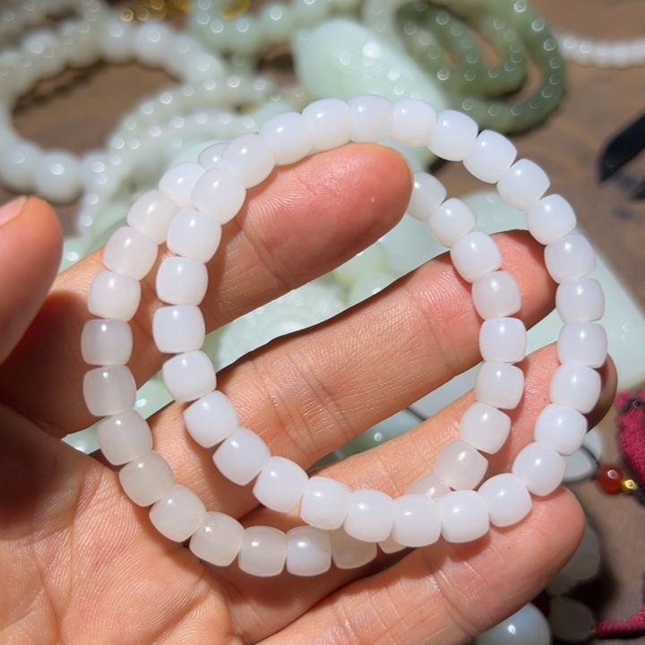 颈饰未镶嵌和田玉（糖玉）风