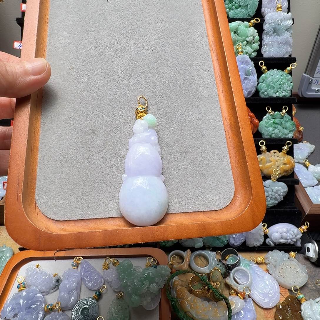 吊坠(赠链)未镶嵌翡翠