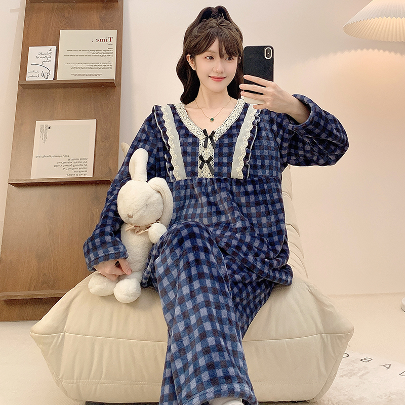 加肥大码220斤法兰绒睡衣女秋冬季甜美可爱微胖mm200斤家居服外穿
