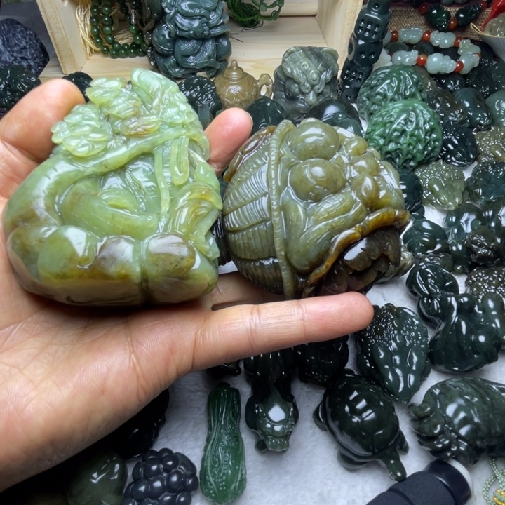 景***和田玉未镶嵌颈饰