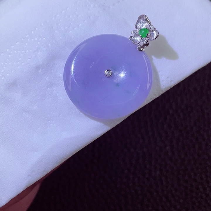 翡翠18K金镶嵌颈饰翡翠