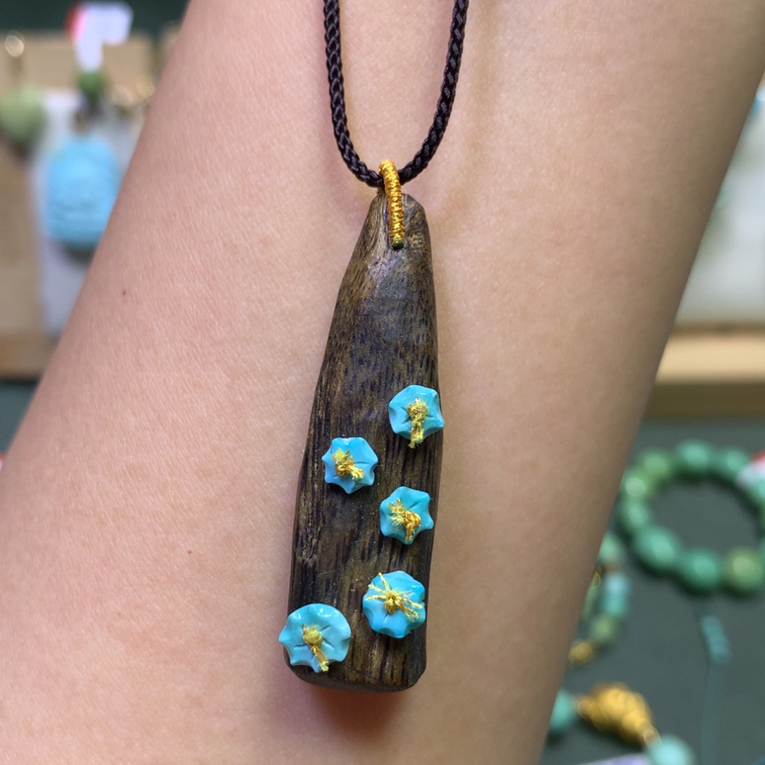 绿松石吊坠未镶嵌