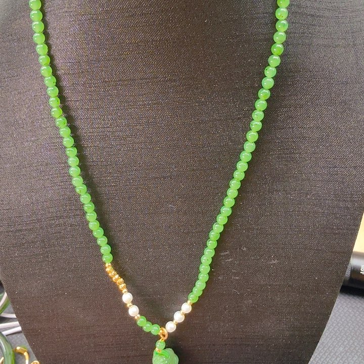 和田玉（碧玉）颈饰未镶嵌