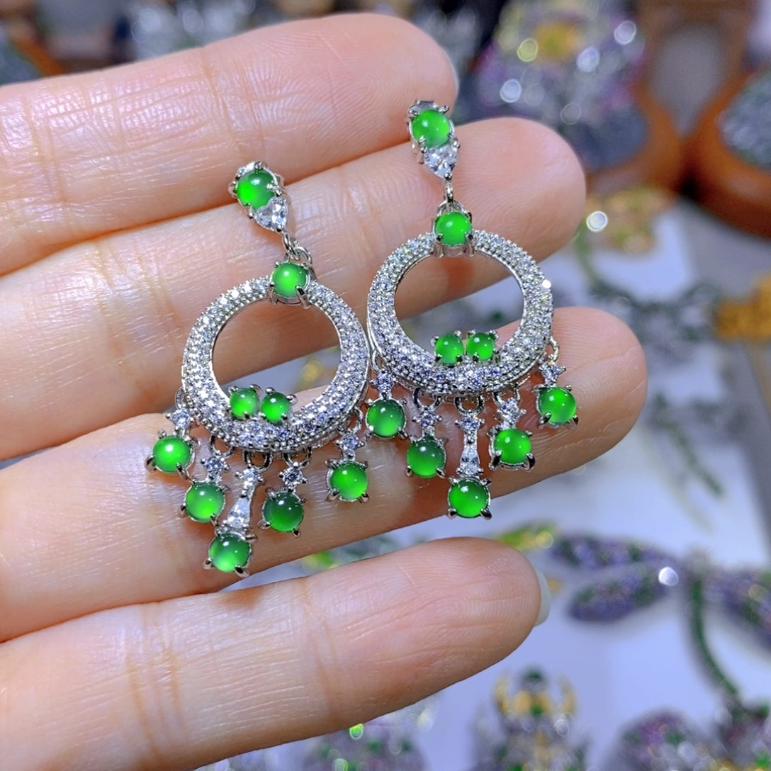 翡翠颈饰银S925镶嵌天然翡翠