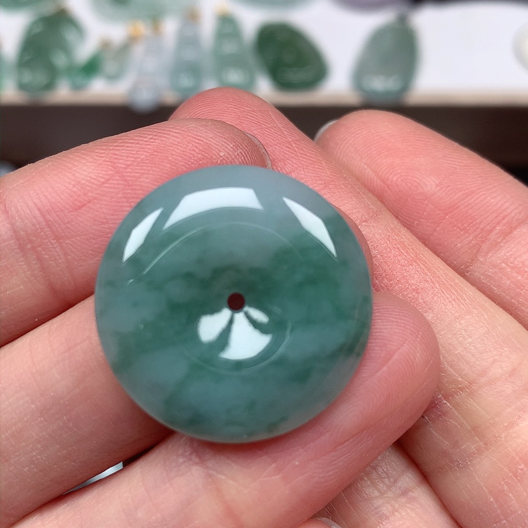 翡翠颈饰未镶嵌平安扣吊坠