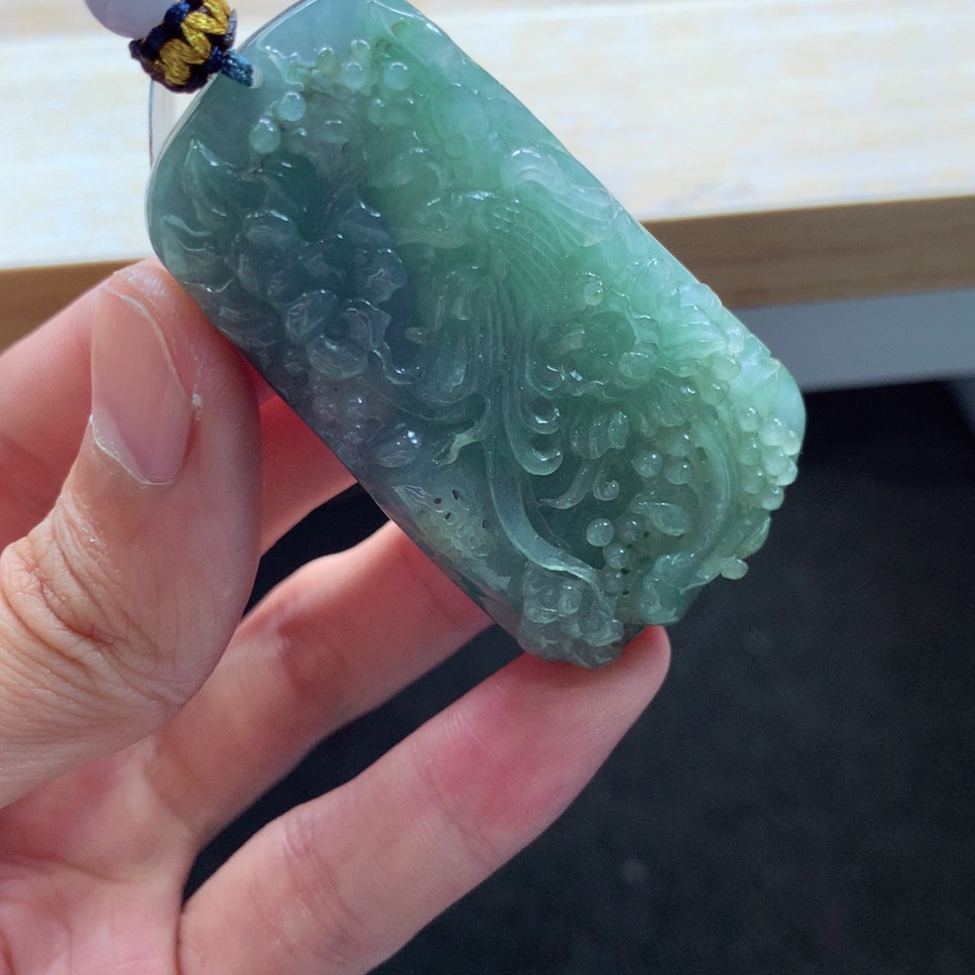 翡翠颈饰未镶嵌吊坠