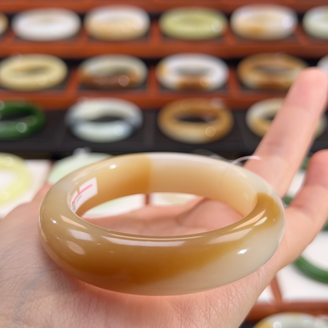 和田玉（糖玉）未镶嵌手镯蜜薯金糖