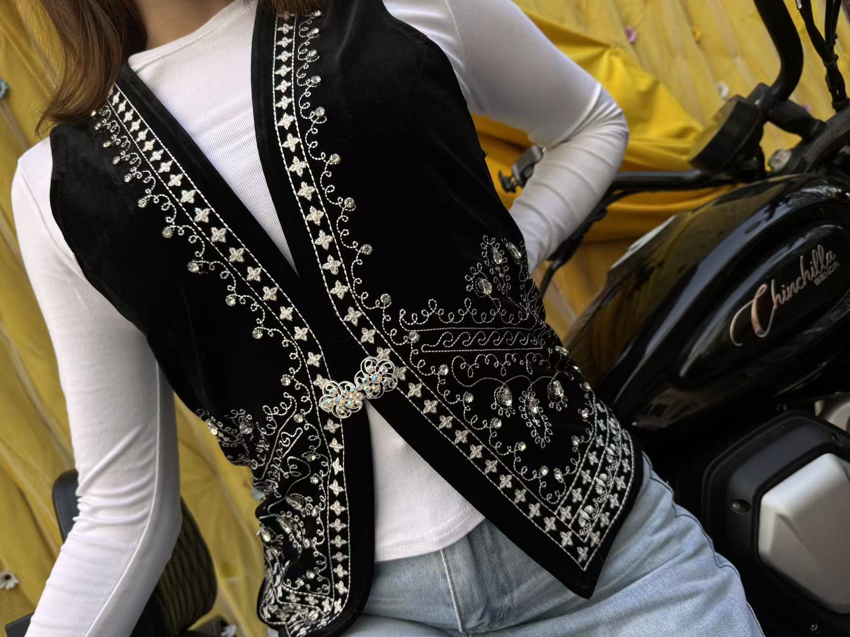 民族风极简风百搭风常规常规款短款马夹秋季显瘦休闲 网红