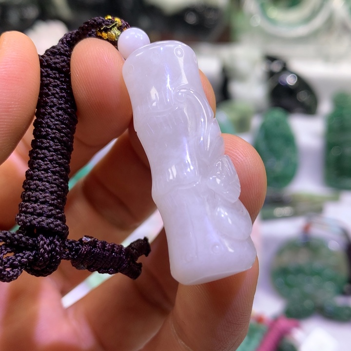 独山玉未镶嵌颈饰