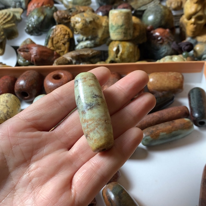 岫岩河磨玉（透闪石质玉）手链未镶嵌不**、