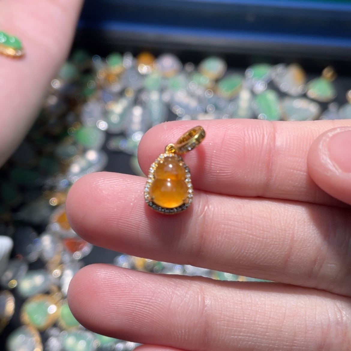 【闪购商品】翡翠戒指18K金镶嵌半****～吊坠