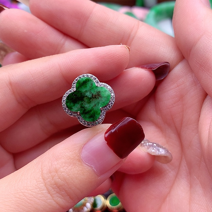 翡翠颈饰银S925镶嵌翡翠