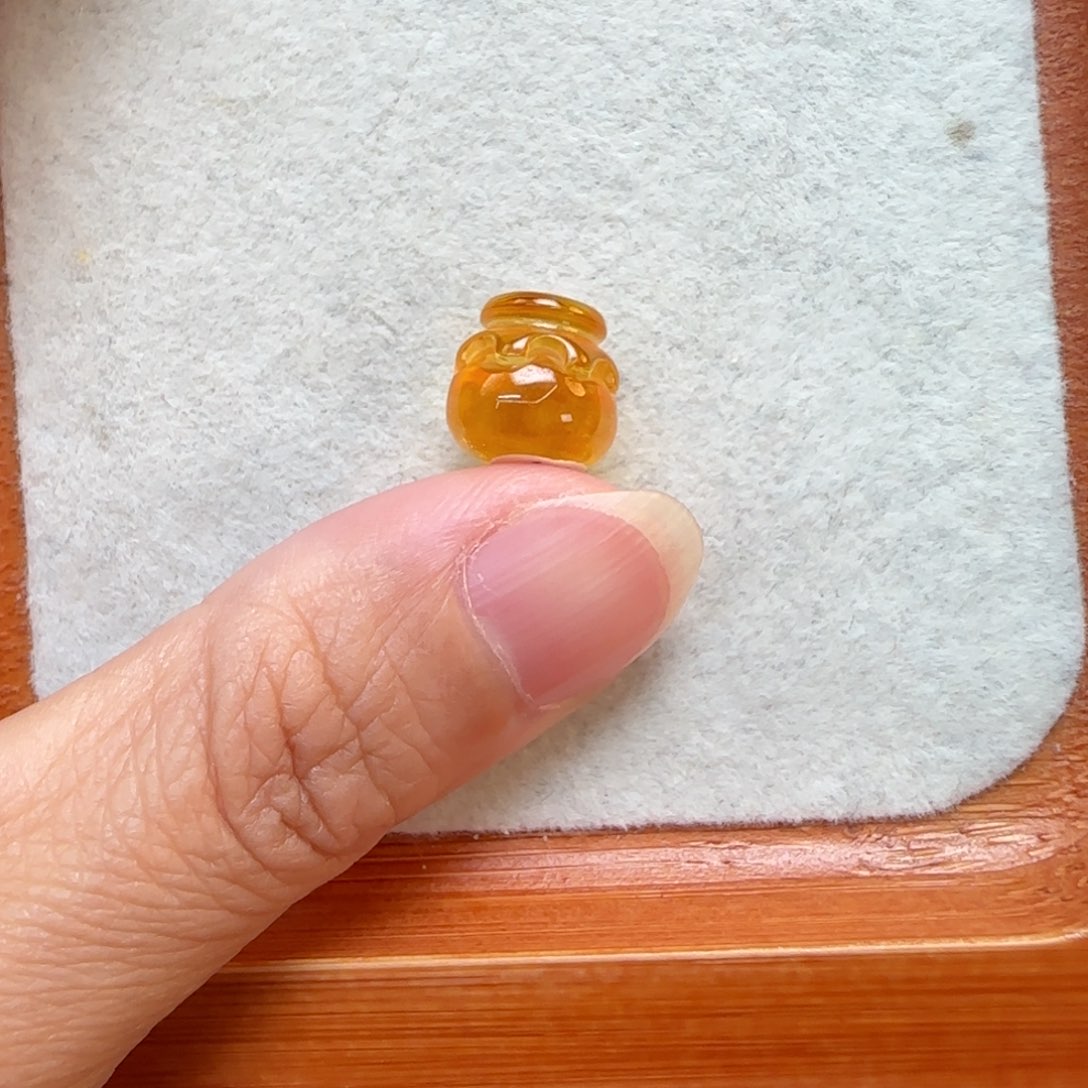 裸石琥珀未镶嵌定制