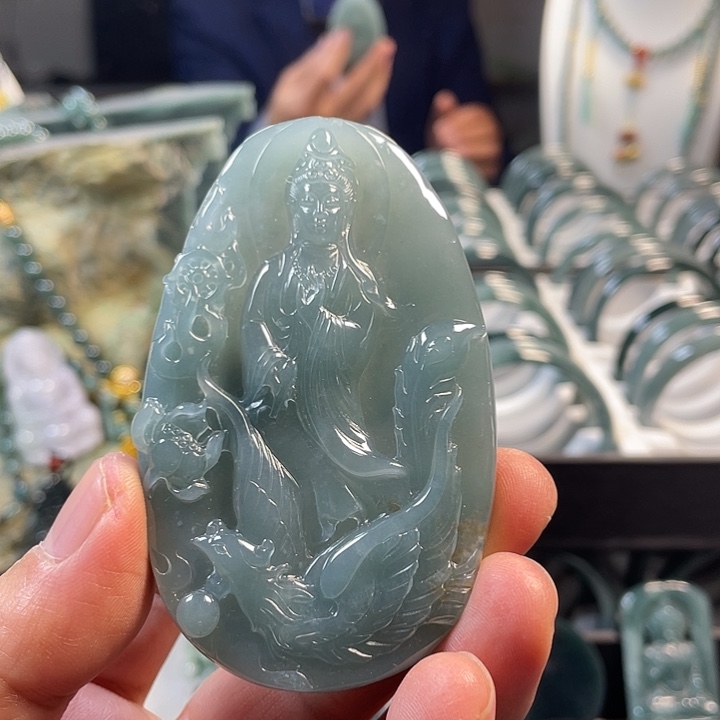 翡翠未镶嵌吊坠(赠链)观音大牌