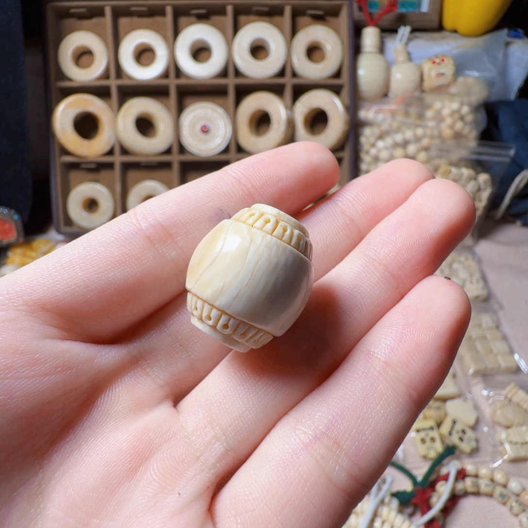 皮***爷藏传完美的佩珠配饰